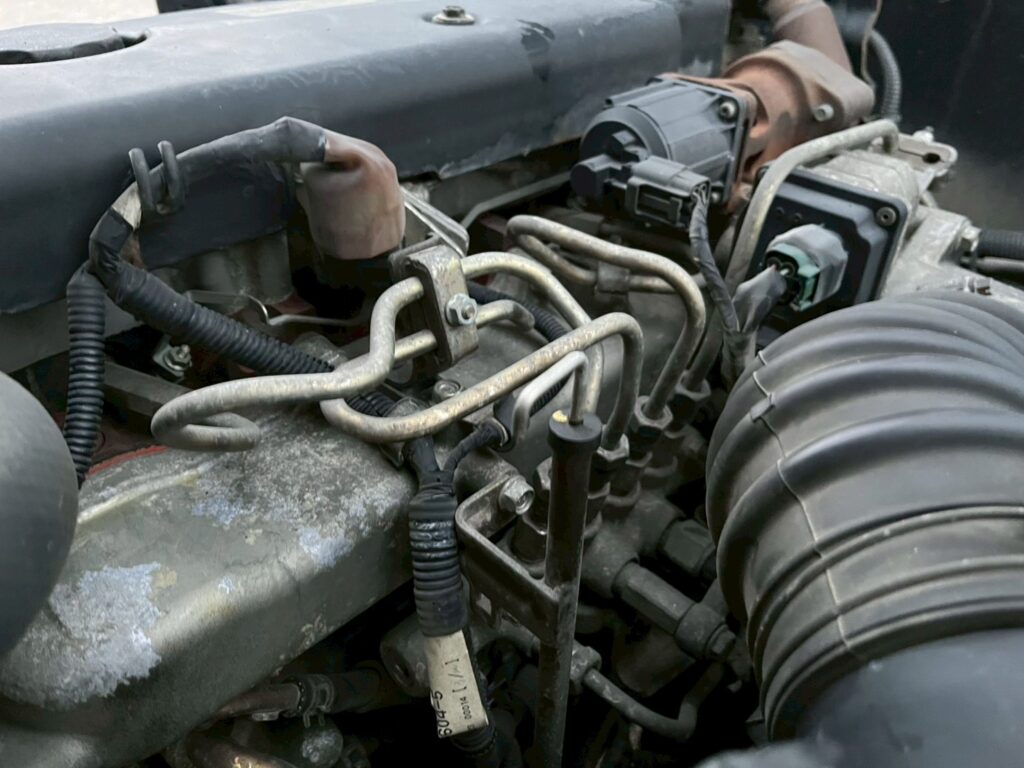 平成18年式エルフ12m高所作業車　スチールバケット