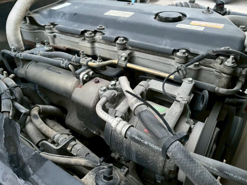 平成18年式エルフ12m高所作業車　スチールバケット