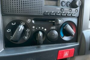 サムネイル: 【★超希少★】平成21年式　エルフ　ローダーダンプ　４WD！　最大積載3000㎏　三方開き　