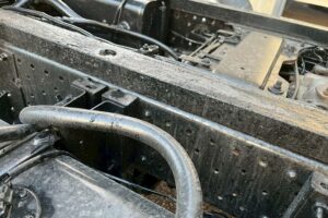 サムネイル: 【★超希少★】平成21年式　エルフ　ローダーダンプ　４WD！　最大積載3000㎏　三方開き　