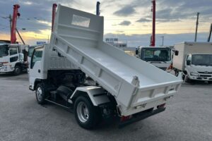 サムネイル: 【★超希少★】平成21年式　エルフ　ローダーダンプ　４WD！　最大積載3000㎏　三方開き　