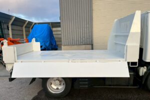 サムネイル: 【★超希少★】平成21年式　エルフ　ローダーダンプ　４WD！　最大積載3000㎏　三方開き　