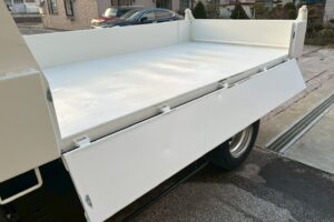 サムネイル: 【★超希少★】平成21年式　エルフ　ローダーダンプ　４WD！　最大積載3000㎏　三方開き　