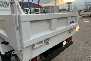 サムネイル: 【★超希少★】平成21年式　エルフ　ローダーダンプ　４WD！　最大積載3000㎏　三方開き　