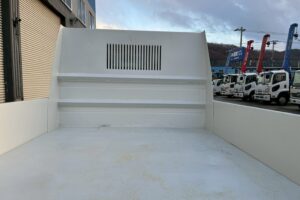 サムネイル: 【★超希少★】平成21年式　エルフ　ローダーダンプ　４WD！　最大積載3000㎏　三方開き　