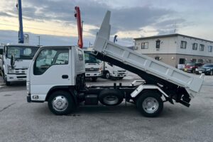 サムネイル: 【★超希少★】平成21年式　エルフ　ローダーダンプ　４WD！　最大積載3000㎏　三方開き　
