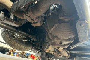 サムネイル: 【★超希少★】平成21年式　エルフ　ローダーダンプ　４WD！　最大積載3000㎏　三方開き　