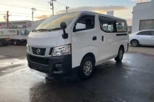 平成26年　NV350キャラバンバン 切替4WD オートマ 車検1年付