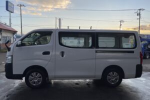 サムネイル: 平成26年　NV350キャラバンバン 切替4WD オートマ 車検1年付