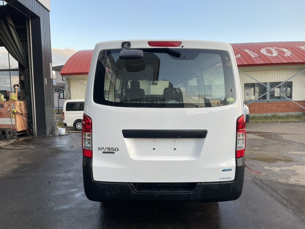 平成26年　NV350キャラバンバン 切替4WD オートマ 車検1年付