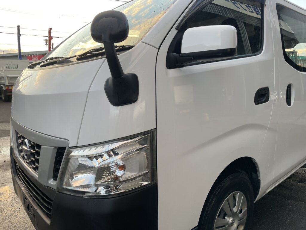 平成26年　NV350キャラバンバン 切替4WD オートマ 車検1年付