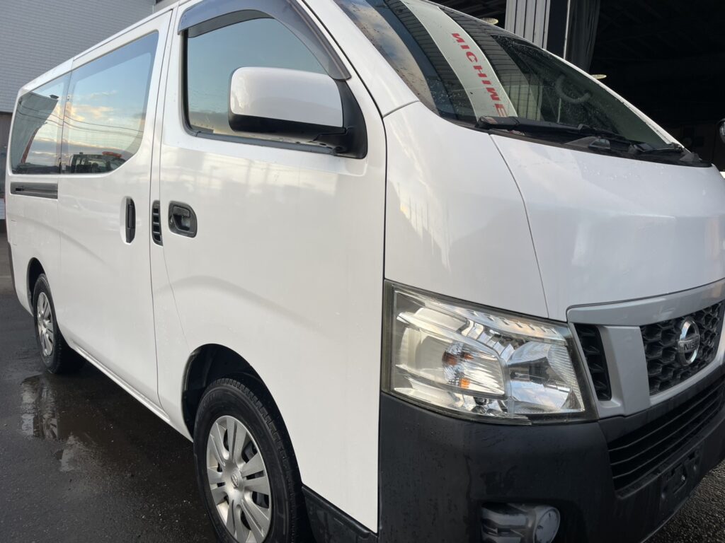 平成26年　NV350キャラバンバン 切替4WD オートマ 車検1年付