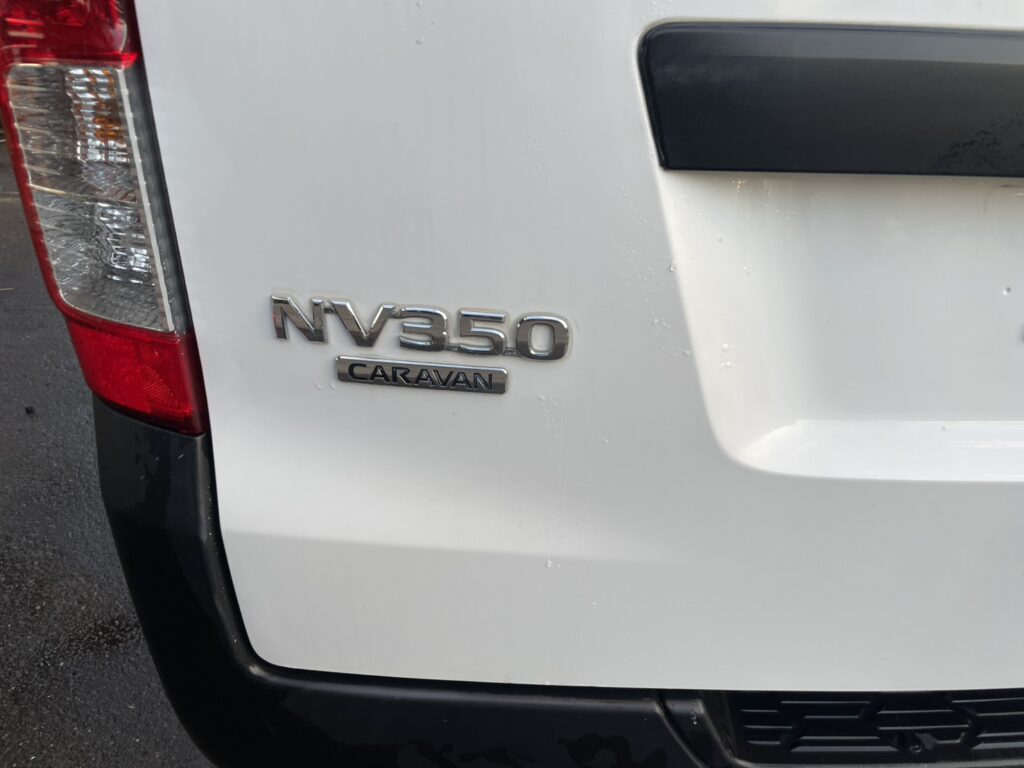 平成26年　NV350キャラバンバン 切替4WD オートマ 車検1年付