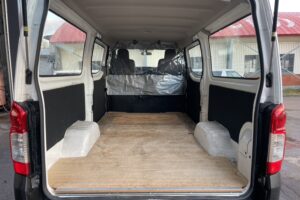 サムネイル: 平成26年　NV350キャラバンバン 切替4WD オートマ 車検1年付