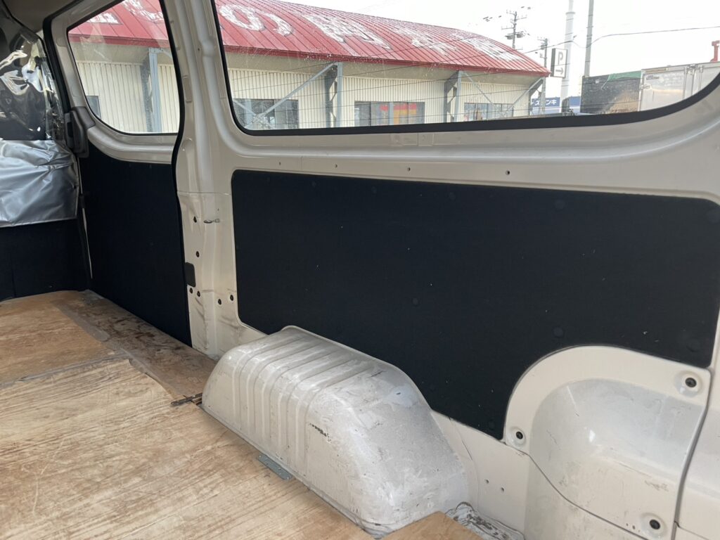 平成26年　NV350キャラバンバン 切替4WD オートマ 車検1年付