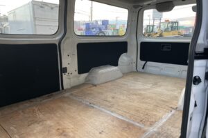 サムネイル: 平成26年　NV350キャラバンバン 切替4WD オートマ 車検1年付