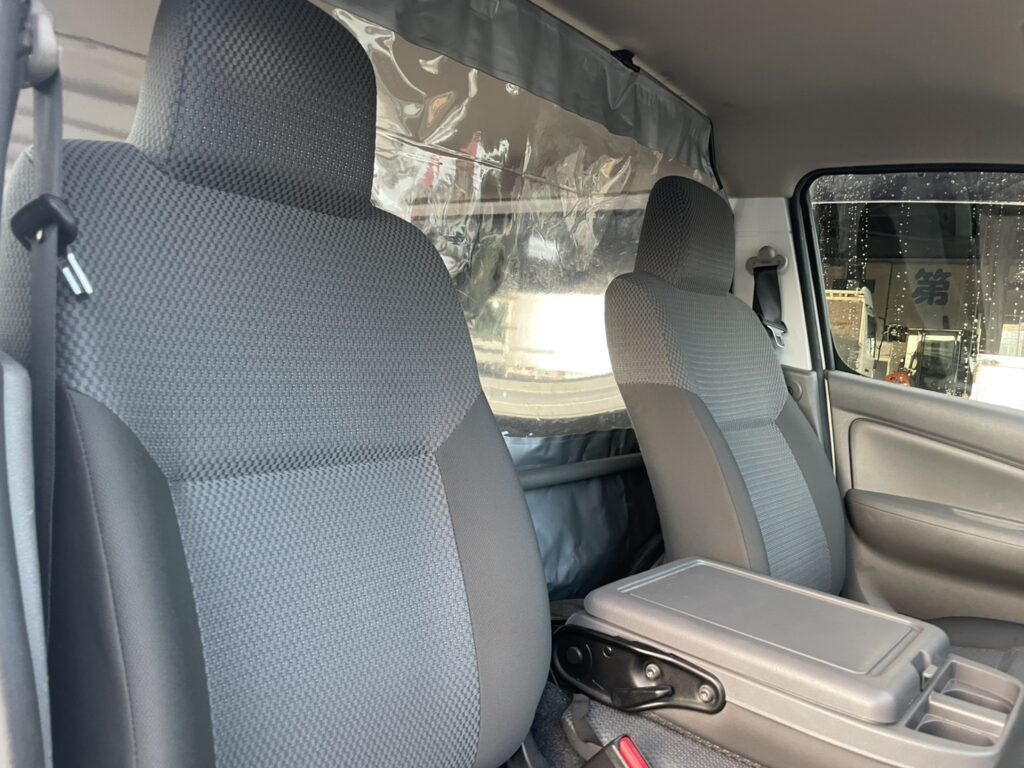 平成26年　NV350キャラバンバン 切替4WD オートマ 車検1年付