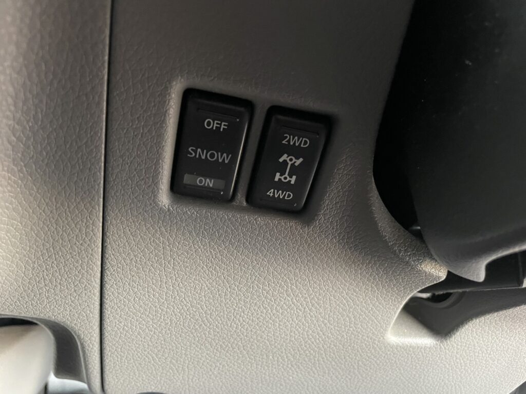 平成26年　NV350キャラバンバン 切替4WD オートマ 車検1年付