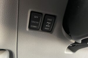 サムネイル: 平成26年　NV350キャラバンバン 切替4WD オートマ 車検1年付