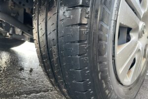 サムネイル: 平成26年　NV350キャラバンバン 切替4WD オートマ 車検1年付