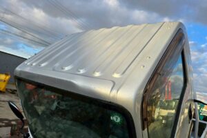 サムネイル: 平成24年　いすゞ　エルフ　２トン平ロング　４WD・５方開き（車検令和８年４月）