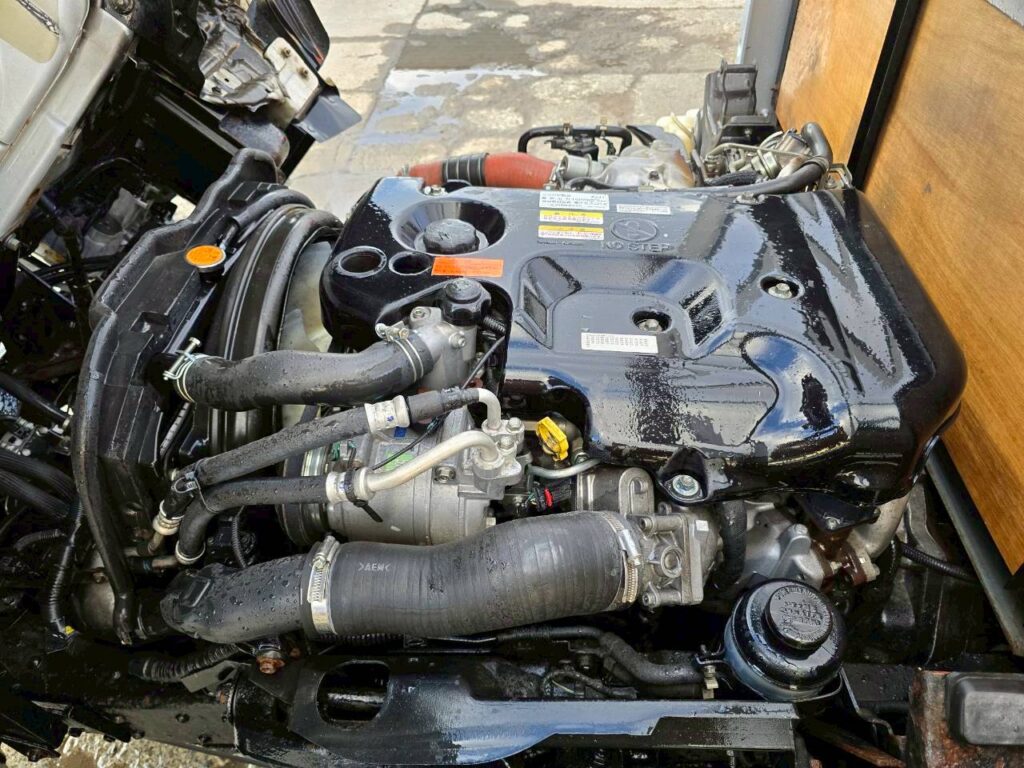 平成24年　いすゞ　エルフ　２トン平ロング　４WD・５方開き（車検令和８年４月）