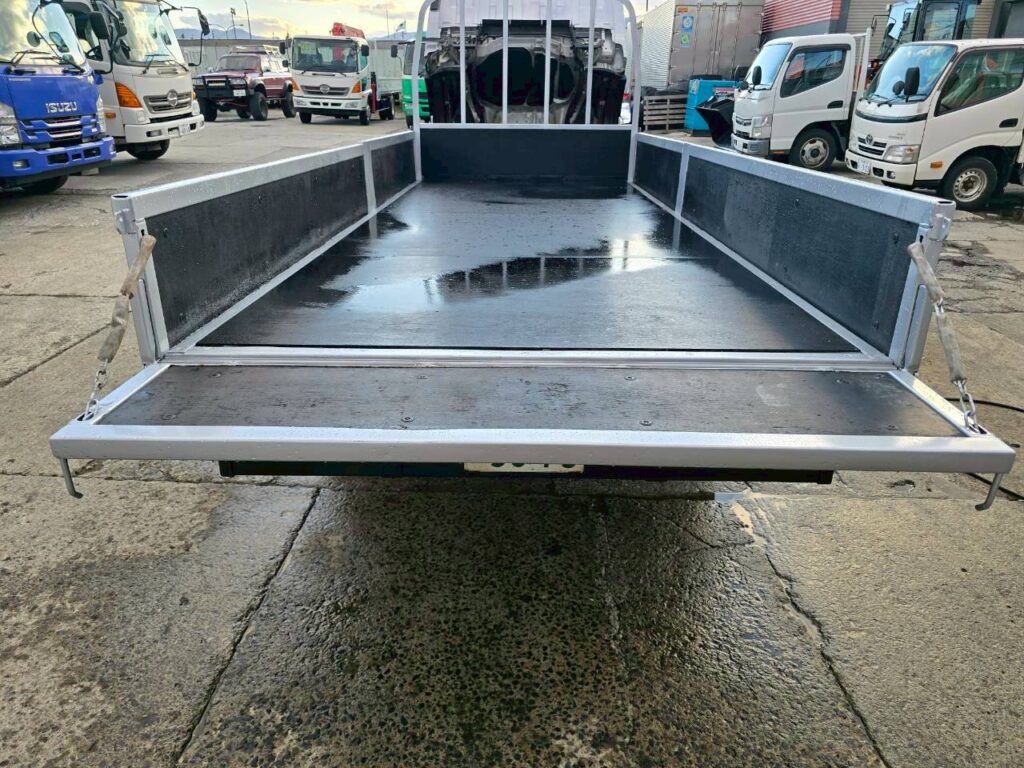 平成24年　いすゞ　エルフ　２トン平ロング　４WD・５方開き（車検令和８年４月）