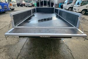 サムネイル: 平成24年　いすゞ　エルフ　２トン平ロング　４WD・５方開き（車検令和８年４月）