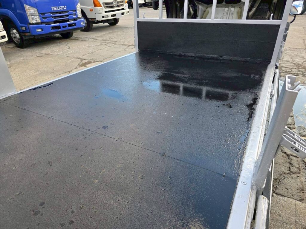 平成24年　いすゞ　エルフ　２トン平ロング　４WD・５方開き（車検令和８年４月）