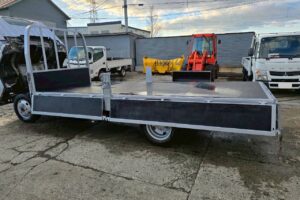 サムネイル: 平成24年　いすゞ　エルフ　２トン平ロング　４WD・５方開き（車検令和８年４月）