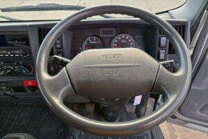 サムネイル: 平成24年　いすゞ　エルフ　２トン平ロング　４WD・５方開き（車検令和８年４月）