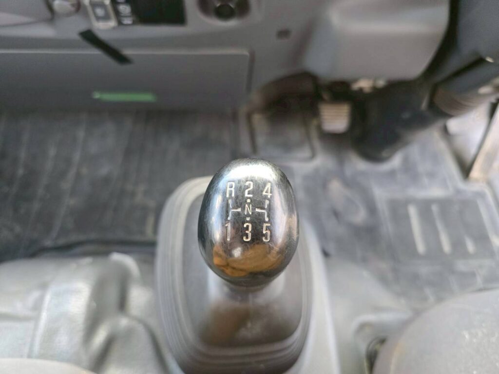 平成24年　いすゞ　エルフ　２トン平ロング　４WD・５方開き（車検令和８年４月）