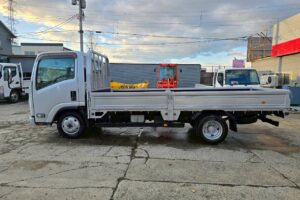 サムネイル: 平成24年　いすゞ　エルフ　２トン平ロング　４WD・５方開き（車検令和８年４月）