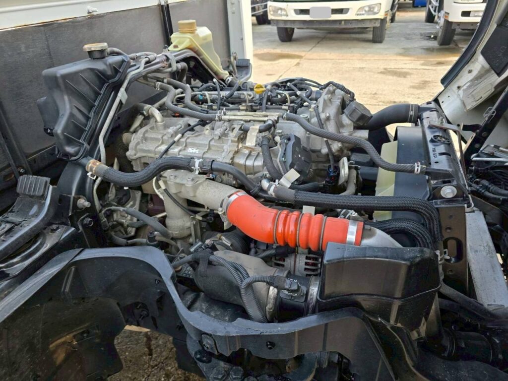 平成28年　三菱　キャンター　２トン平ロング　全低床・軽々ゲート付（車検令和8年6月）