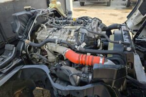 サムネイル: 平成28年　三菱　キャンター　２トン平ロング　全低床・軽々ゲート付（車検令和8年6月）