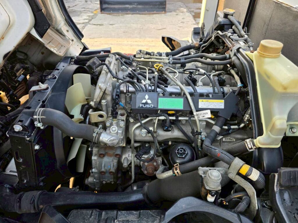 平成28年　三菱　キャンター　２トン平ロング　全低床・軽々ゲート付（車検令和8年6月）