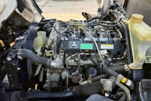 サムネイル: 平成28年　三菱　キャンター　２トン平ロング　全低床・軽々ゲート付（車検令和8年6月）