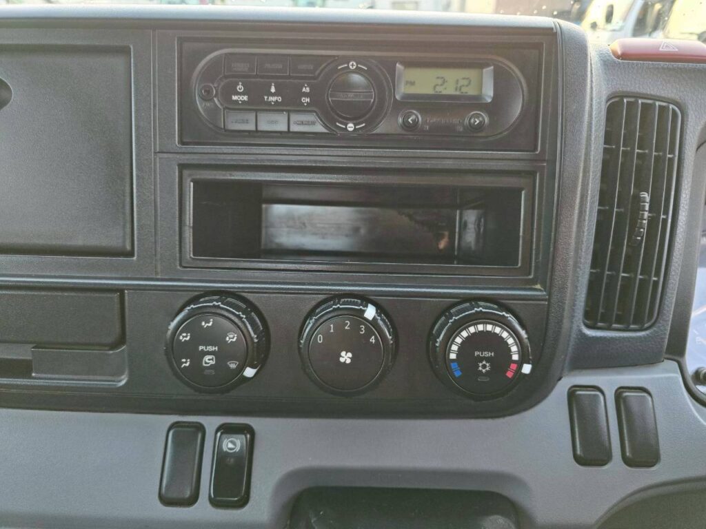 平成28年　三菱　キャンター　２トン平ロング　全低床・軽々ゲート付（車検令和8年6月）