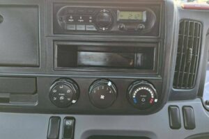 サムネイル: 平成28年　三菱　キャンター　２トン平ロング　全低床・軽々ゲート付（車検令和8年6月）