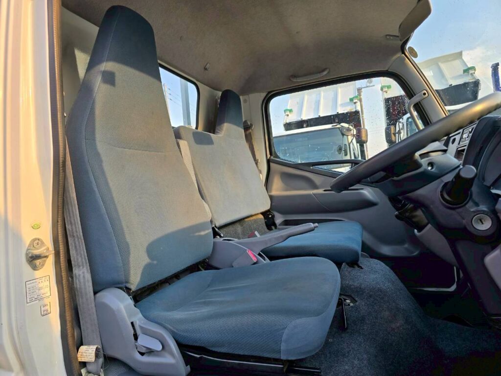 平成28年　三菱　キャンター　２トン平ロング　全低床・軽々ゲート付（車検令和8年6月）