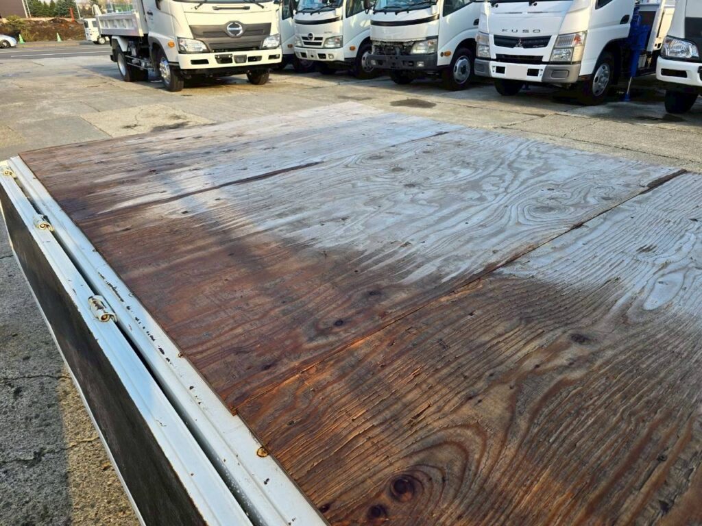 平成28年　三菱　キャンター　２トン平ロング　全低床・軽々ゲート付（車検令和8年6月）