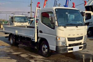 サムネイル: 平成28年　三菱　キャンター　２トン平ロング　全低床・軽々ゲート付（車検令和8年6月）
