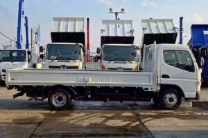 サムネイル: 平成28年　三菱　キャンター　２トン平ロング　全低床・軽々ゲート付（車検令和8年6月）