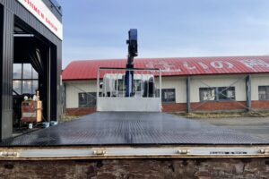 サムネイル: 平成23年　レンジャー４トン４段クレーン　ロング　ラジコン　車検1年付