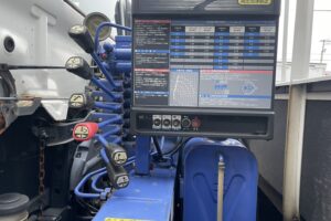 サムネイル: 平成23年　レンジャー４トン４段クレーン　ロング　ラジコン　車検1年付