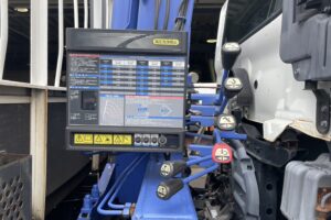 サムネイル: 平成23年　レンジャー４トン４段クレーン　ロング　ラジコン　車検1年付