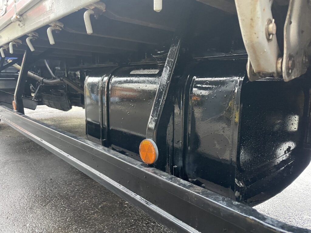 平成23年　レンジャー４トン４段クレーン　ロング　ラジコン　車検1年付