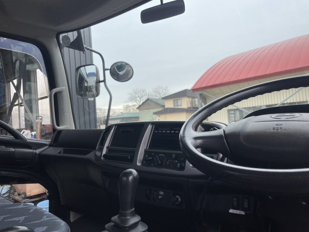 平成23年　レンジャー４トン４段クレーン　ロング　ラジコン　車検1年付