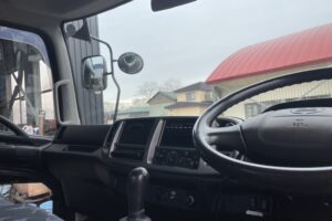 サムネイル: 平成23年　レンジャー４トン４段クレーン　ロング　ラジコン　車検1年付