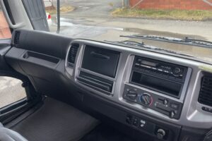 サムネイル: 平成23年　レンジャー４トン４段クレーン　ロング　ラジコン　車検1年付